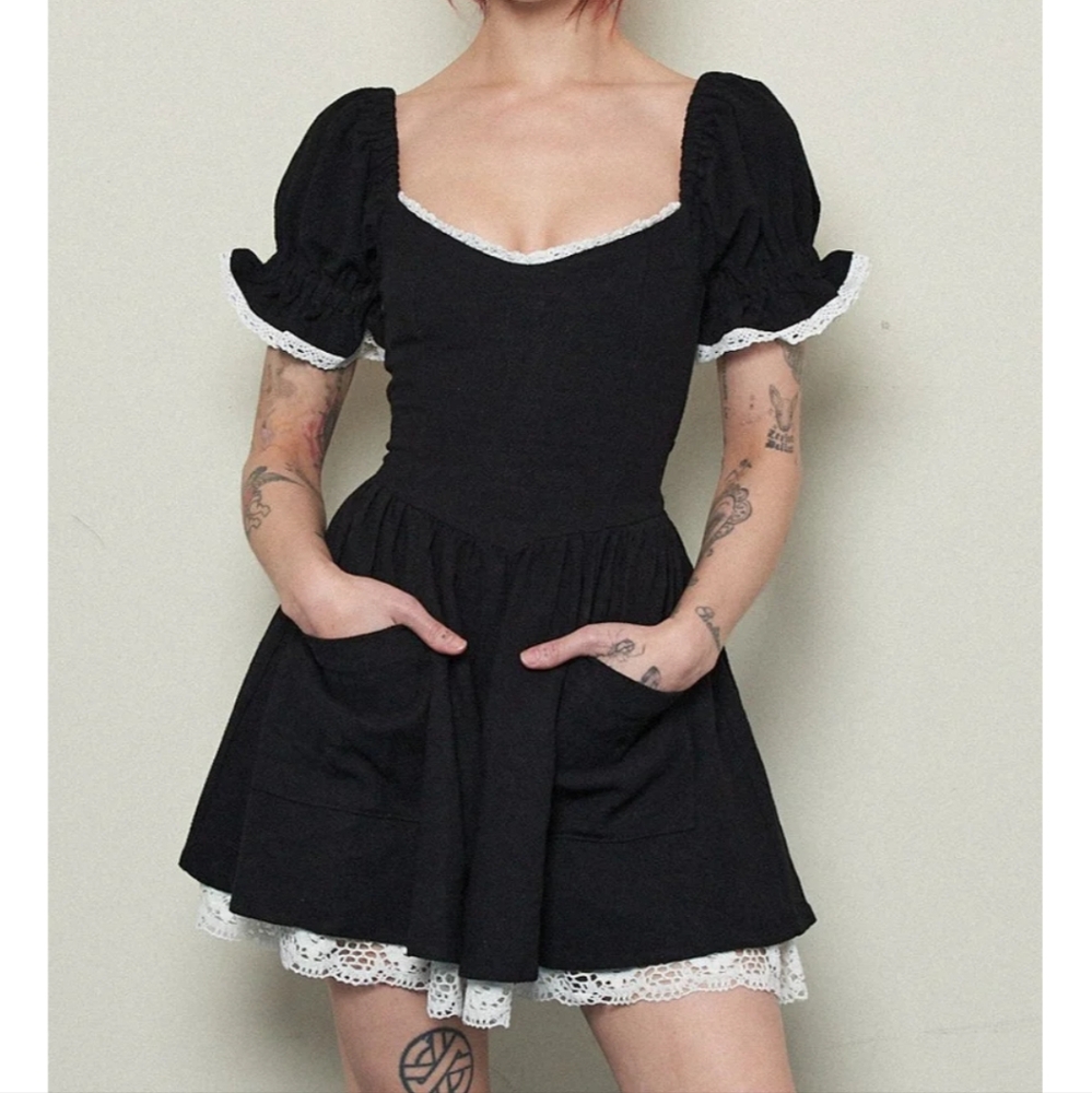 Elegant Black Puff Sleeve Dress